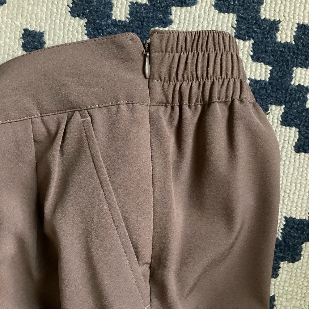 4/$10 - New York & Company Brown Dressy Shorts - Picture 5 of 6